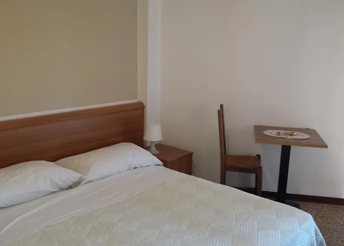 Locanda Ristorante Bar Il Faro Zajazd Guiglia