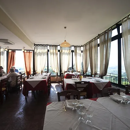 אורחן Locanda Ristorante Bar Il Faro