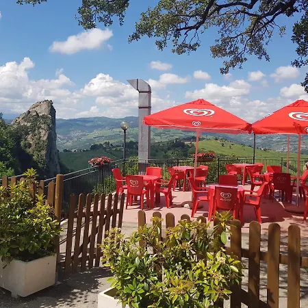 אורחן Locanda Ristorante Bar Il Faro Guiglia